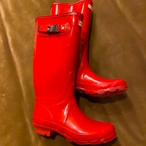 Red Hunter rain boots. Worn Max of 5 times.